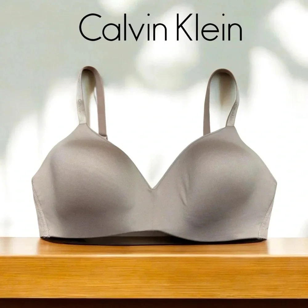 NWOT Calvin Klein, Bra Without Underwire, Large, Color : Tan 🍒
